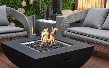 De voordelen van een vuurtafel in je tuin