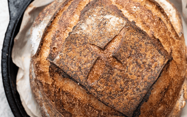 Hoe maak je perfecte broodjes in een Dutch oven?