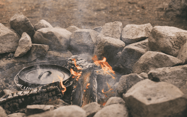 Dutch oven vs slow cooker