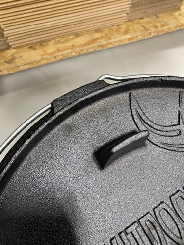 Zweite Wahl Valhal Outdoor - Dutch Oven 8L, mit Füßen - 196