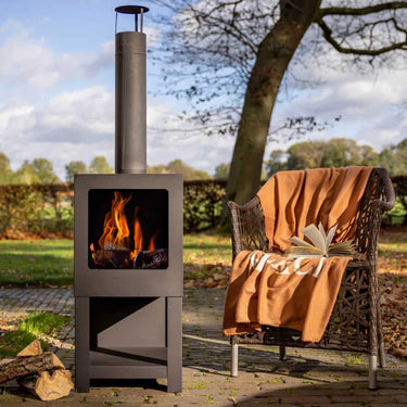 Außenkamin mit Holzlager schwarz - Esschert Design